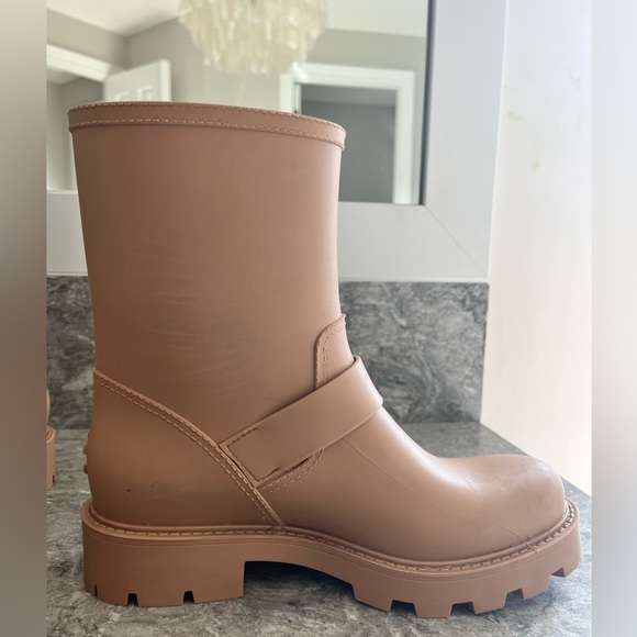 Jimmy Choo Yael Rain Boot in Camel size 38 - Picture 3 of 7